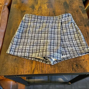 Cute plaid print skort 